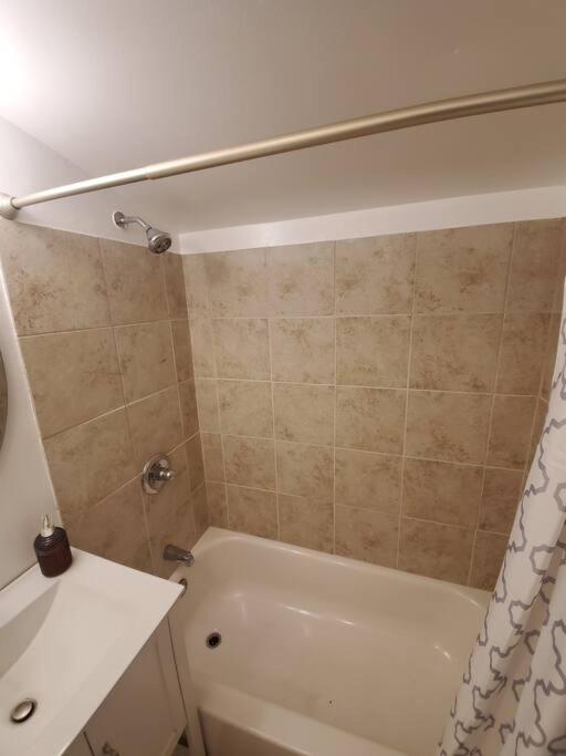 Beachy Bay Breeze Bungalow 2Br With Parking And Close To Many Amenities. West Haven Exteriér fotografie