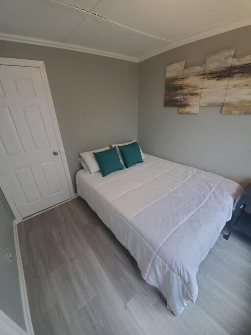 Beachy Bay Breeze Bungalow 2Br With Parking And Close To Many Amenities. West Haven Exteriér fotografie